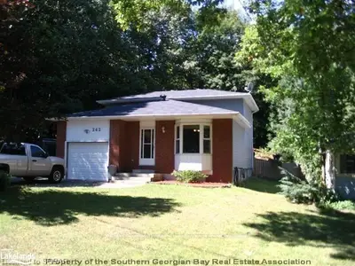 262 SARAH BURKE Way, Midland, ON L4R 5J6