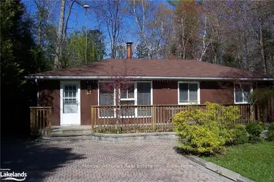 111 40th Street N, Wasaga Beach, ON L9Z 1Z9