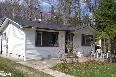 92 36TH Street N, Wasaga Beach, ON L9Z 2B8
