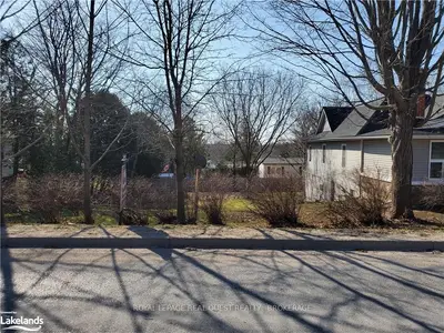 283 BARRIE Road, Orillia, ON L3V 2R4