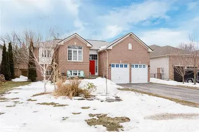 11 Tamarack Way, Wasaga Beach, On L9z 3b4