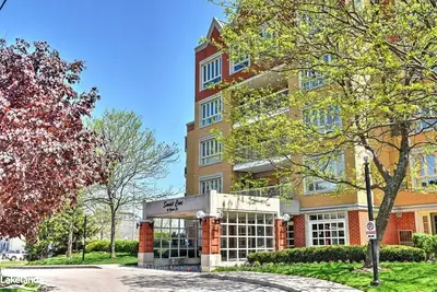 16 Raglan Street 103, Collingwood, On L9y 4y2