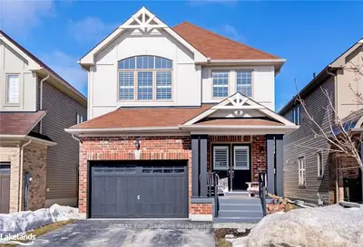 71 Robertson Street, Collingwood, On L9y 3z1