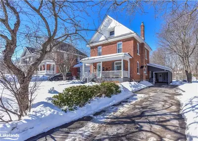 92 BORLAND Street E, Orillia, ON L3V 2B7