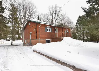 5 GLEN GROVE Avenue, Oro-Medonte, ON L3V 0J9