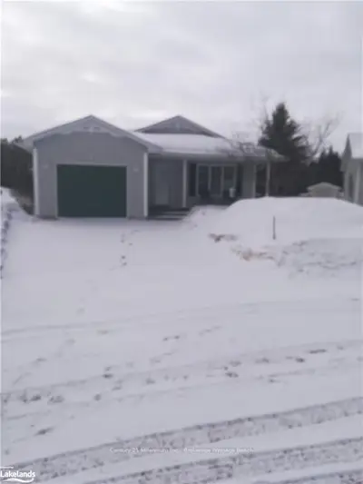 12 Illinois Crescent, Wasaga Beach, ON L9Z 3A8