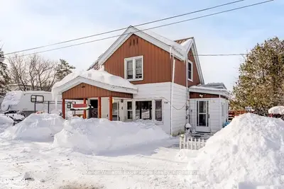 4 Tessier Drive, Penetanguishene, ON L9M 1V4