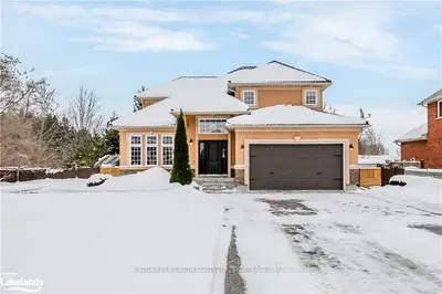 11 HILL Street, Collingwood, ON L9Y 0A6