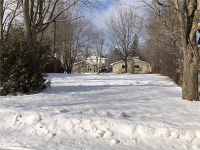 24 BENNER Street, Orillia, ON L3V 2G4