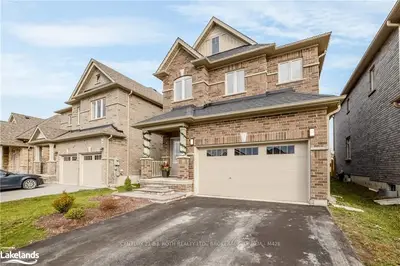 36 GWENDOLYN Street, Barrie, ON L4N 6Z3