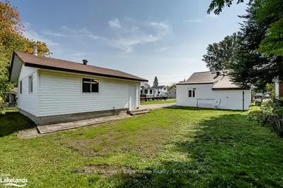 274 Elizabeth Street, Midland, On L4r 1y6