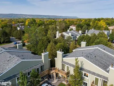 15 Dawson Drive 9, Collingwood, On L9y 5b4