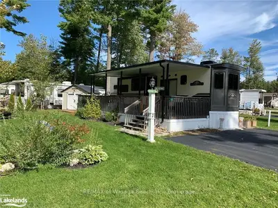2 KENORA Trail, Wasaga Beach, ON L9Z 1X7