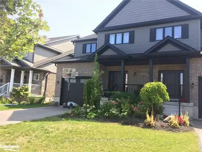 78 Robertson Street, Collingwood, On L9y 0x1