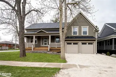 66 Maple Street, Collingwood, On L9y 2p6