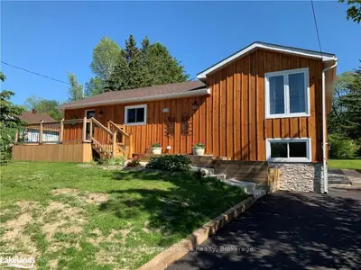 160 ROBERT Street W, Penetanguishene, ON L9M 1P8