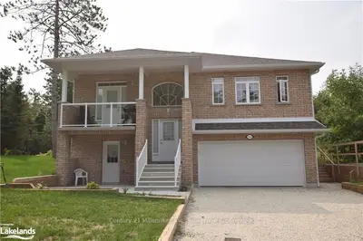 2061 SHORE Lane, Wasaga Beach, ON L9Z 1T2