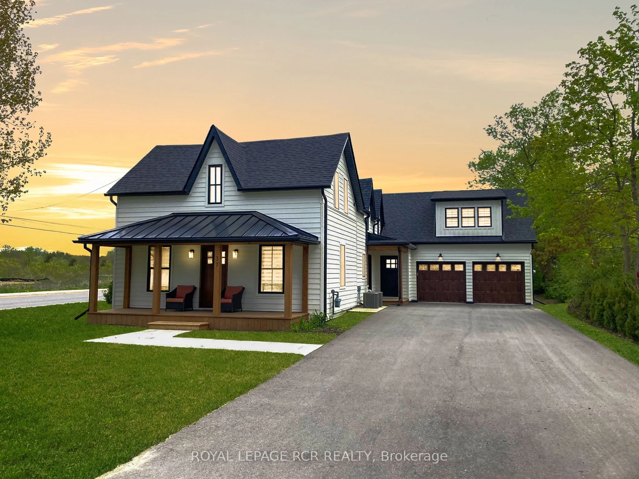 Detached in Clearview