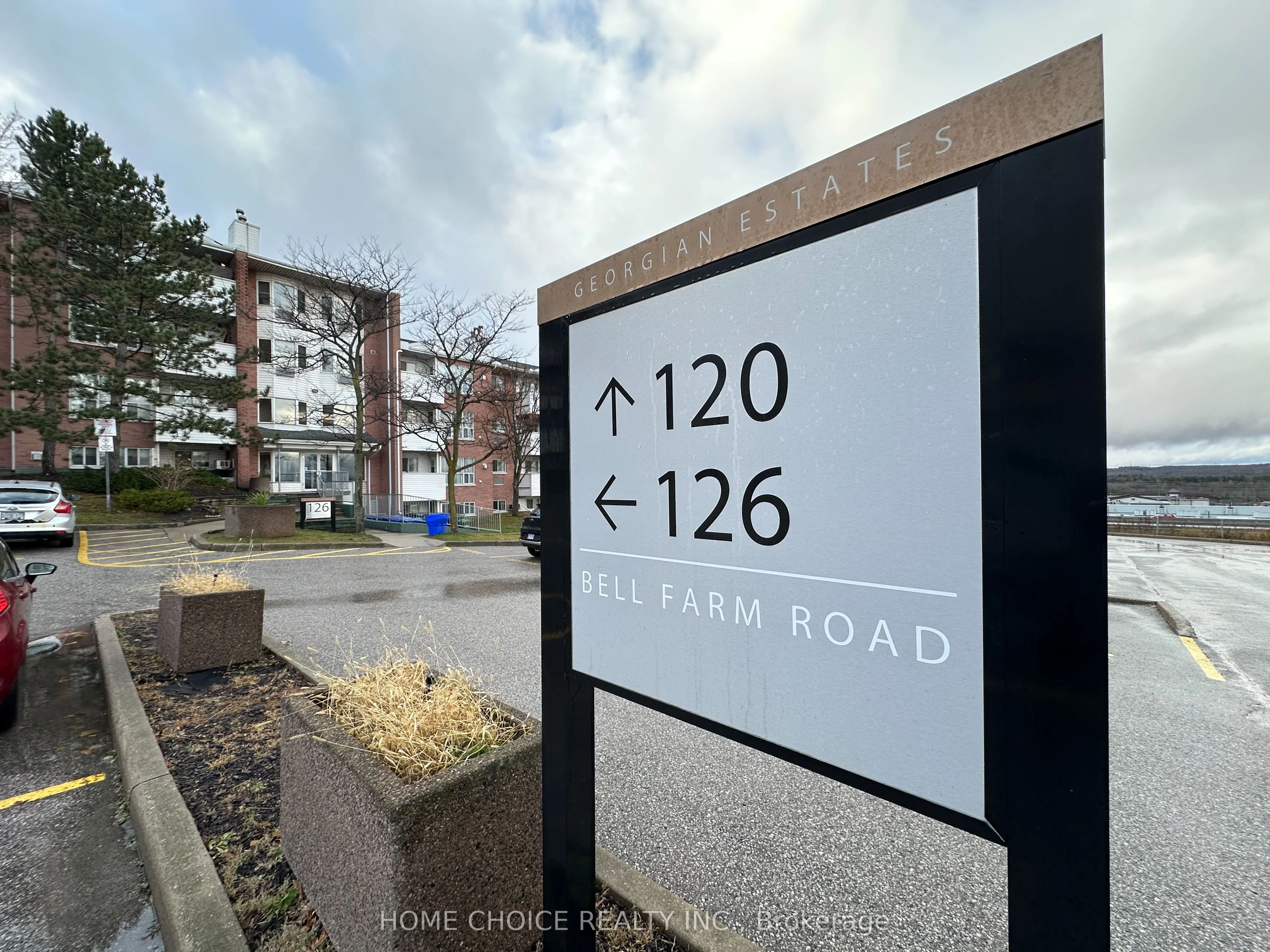 126 Bell Farm Road B01, Barrie, On L4m 6j3