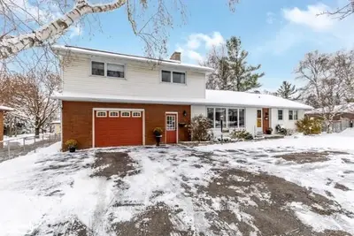 425 Big Bay Point Road, Barrie, On L4n 3z3