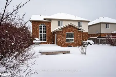 12 Marina Crescent, Collingwood, On L9y 5g9
