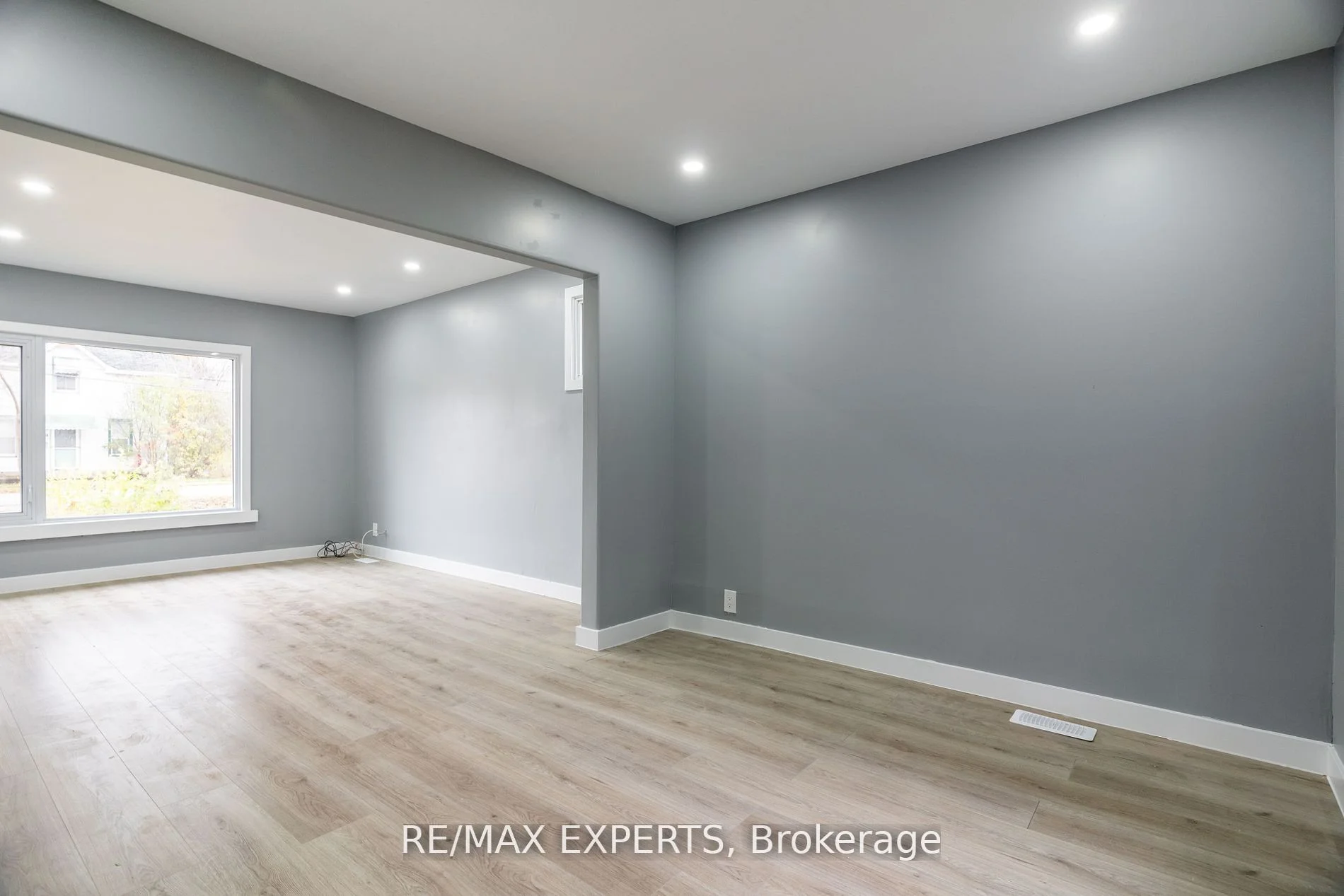 409 Gill Street, Orillia, ON L3V 4K5