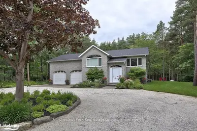 10 Georgian Court, Collingwood, On L9y 4w5