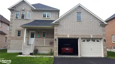 71 Pearl St Street, Wasaga Beach, On L9z 0g8