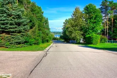 15 Lepage Drive, Penetanguishene, On L9m 1r5