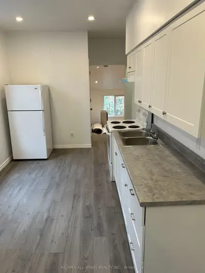51 William Street E Unit 2, Orillia, On L3v 5n4