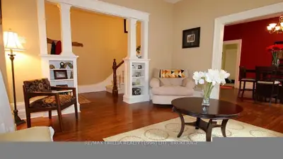 123 Mary Street S, Orillia, On L3v 3e1