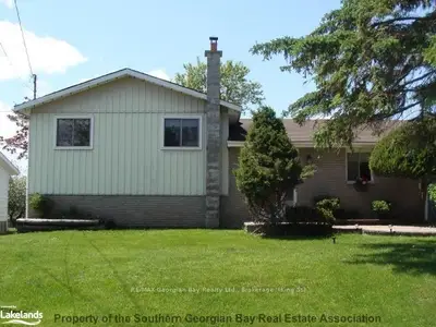 52 Easton Avenue, Tay, On L0k 1r0