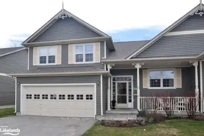 18 Woodland Court, Collingwood, On L9y 5b3