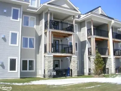 8 Brandy Lane Drive 106, Collingwood, On L9y 0x4