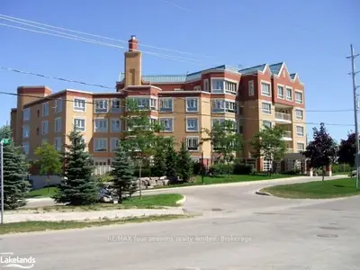 16 Raglan Street 214, Collingwood, On L9y 4y2