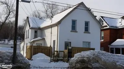 102 Fourth Street 2, Midland, On L4r 3t1