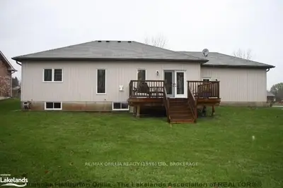 27 Merrington Avenue, Oro-medonte, On L0k 1e0