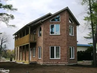 4 10th Street, Wasaga Beach, On L9z 2y8