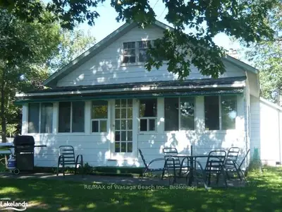 35 Old Mosley Street, Wasaga Beach, On L9z 2j8