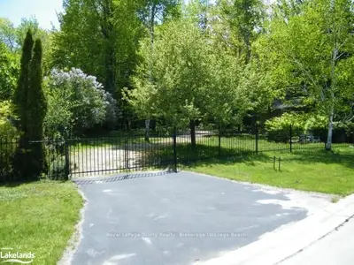 75 Riverdale Drive, Wasaga Beach, On L9z 1g3