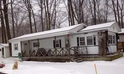 8 Shaw Street, Wasaga Beach, On L9z 1k2