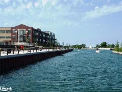 1 Shipyard Lane 205, Collingwood, On L9y 0w2