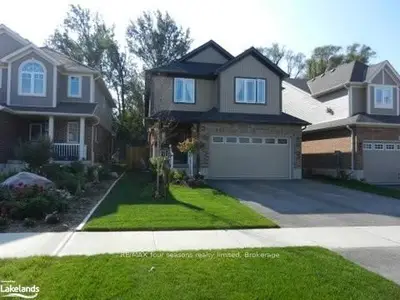 16 Lynden Street, Collingwood, On L9y 0c3