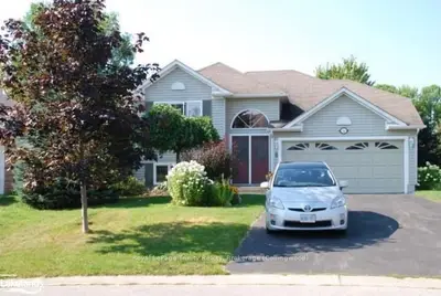 8 Nettleton Court, Collingwood, On L9y 5b9