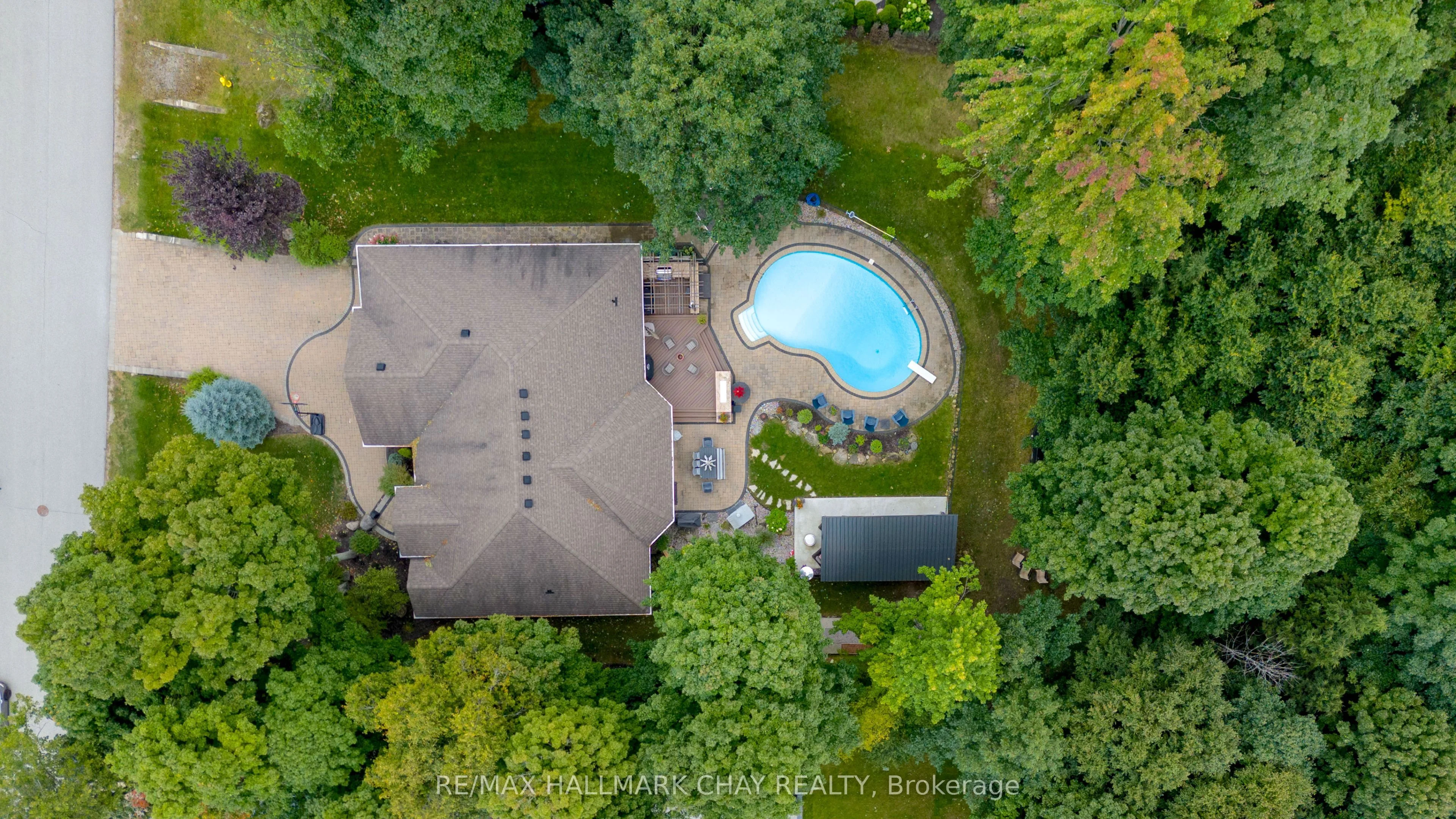 Detached in Springwater