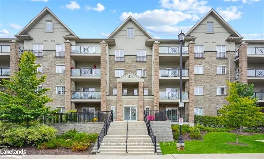 Condo Apartment in Barrie