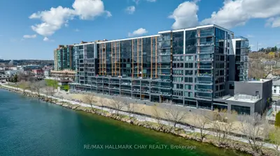 Condo Apartment in Barrie