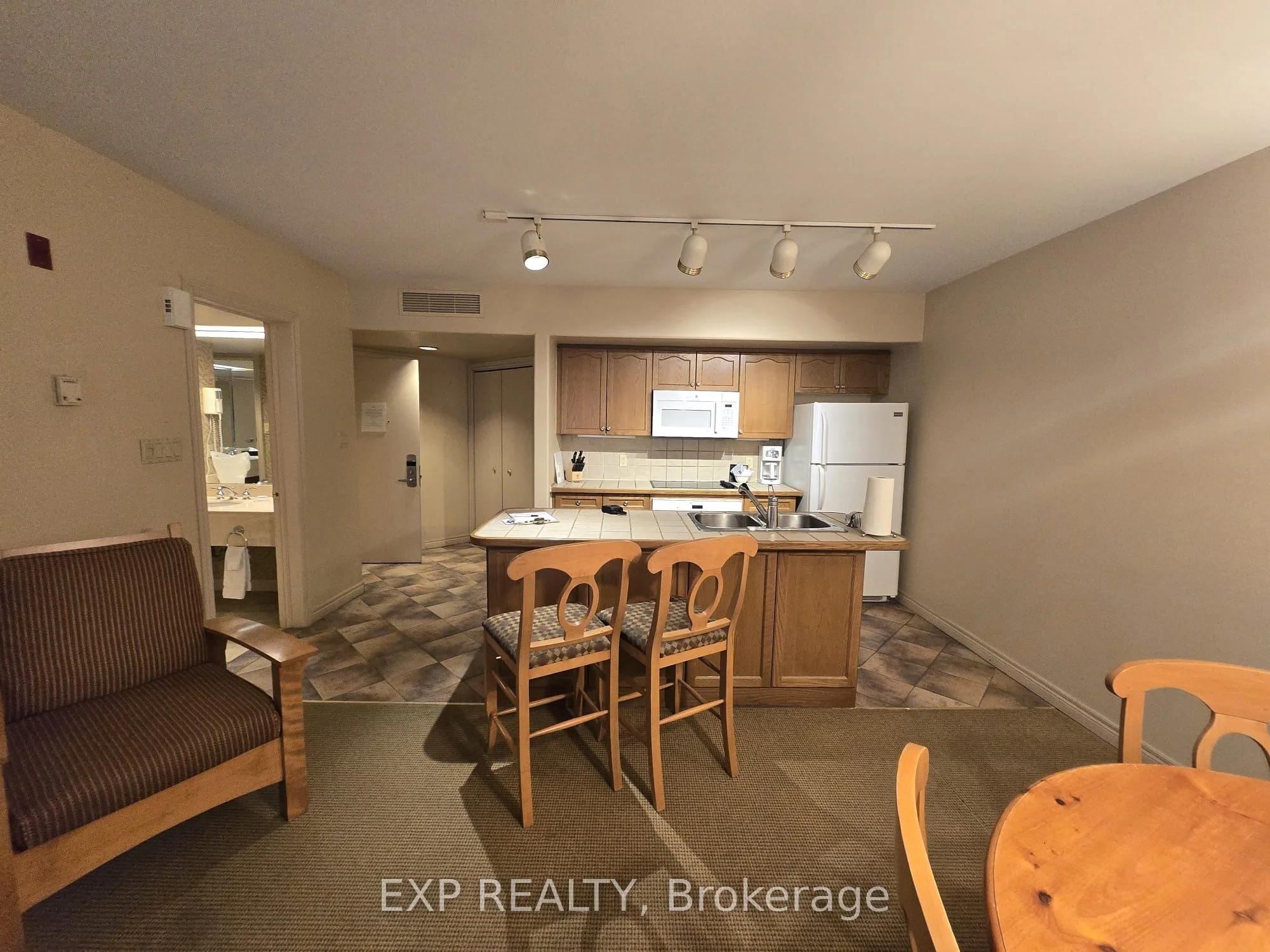 Condo Apartment in Oro-Medonte