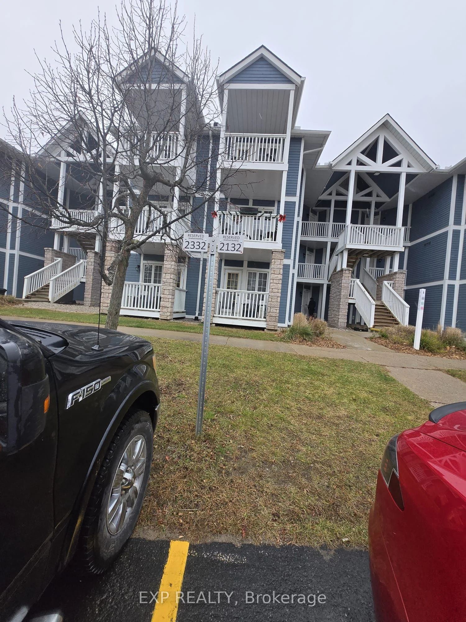 Condo Apartment in Oro-Medonte