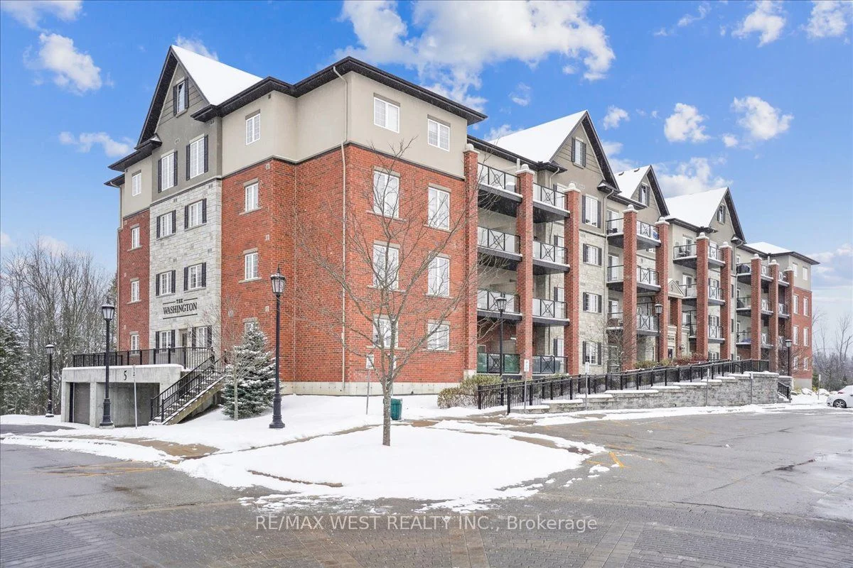 Condo Apartment in Barrie